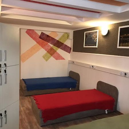 Opera Hostel Будапеща Екстериор снимка