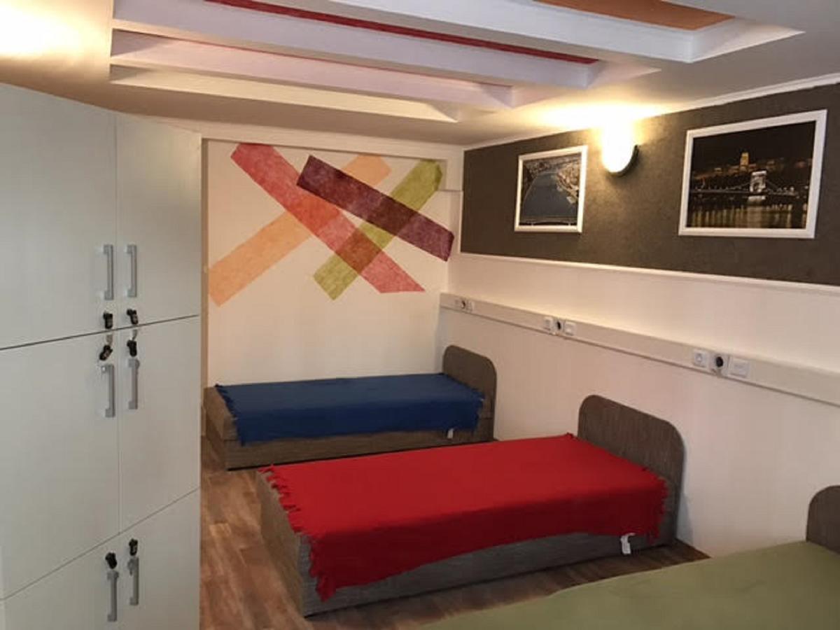 Opera Hostel Будапеща Екстериор снимка