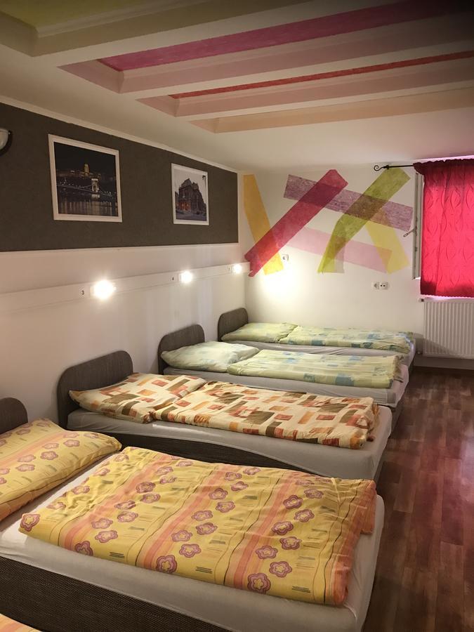 Opera Hostel Будапеща Екстериор снимка
