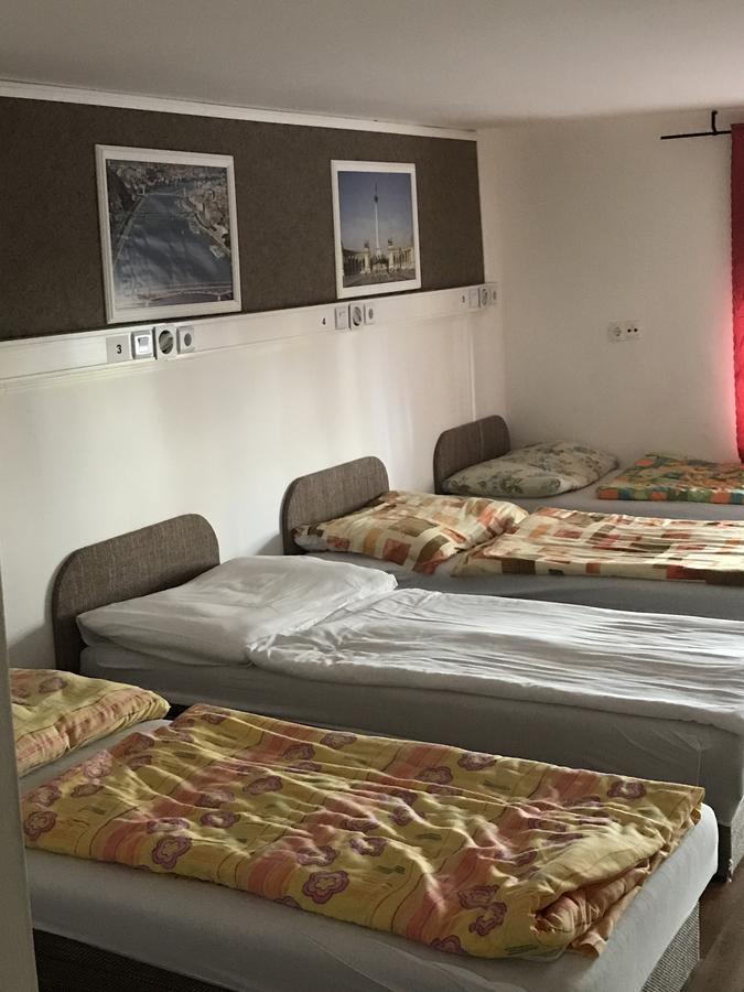 Opera Hostel Будапеща Екстериор снимка