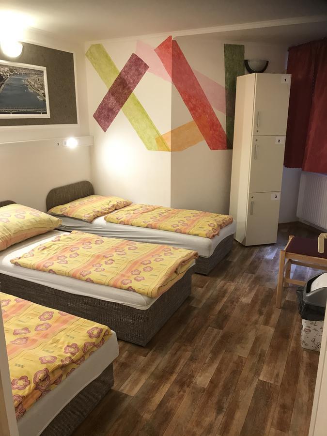 Opera Hostel Будапеща Екстериор снимка
