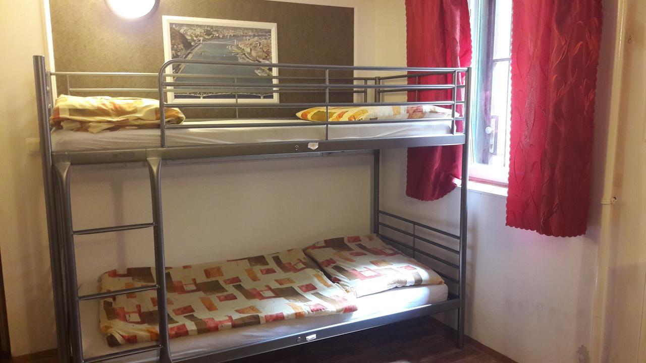 Opera Hostel Будапеща Екстериор снимка
