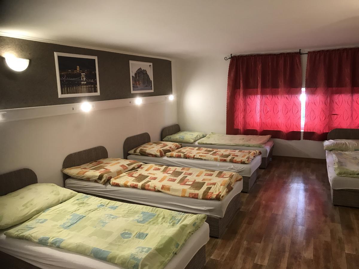 Opera Hostel Будапеща Екстериор снимка