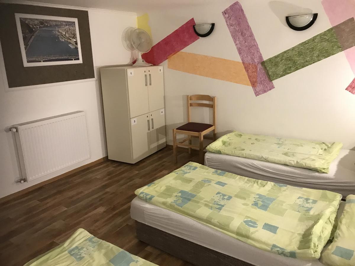 Opera Hostel Будапеща Екстериор снимка