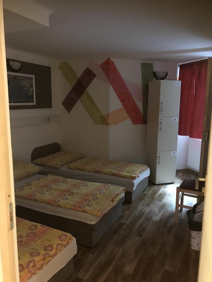 Opera Hostel Будапеща Екстериор снимка