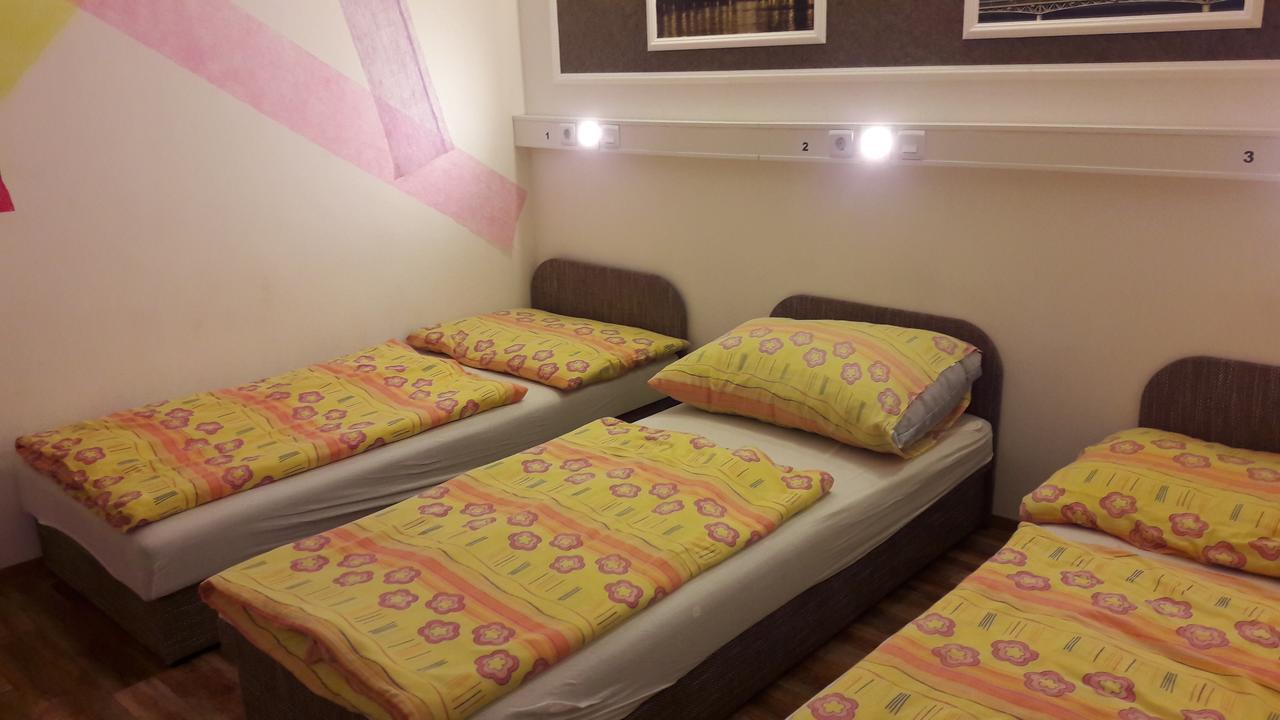 Opera Hostel Будапеща Екстериор снимка