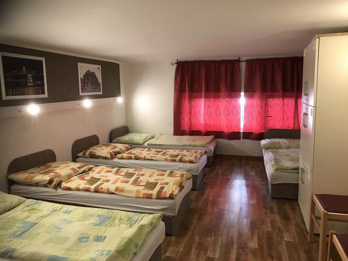 Opera Hostel Будапеща Екстериор снимка