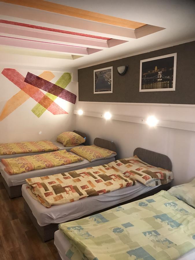 Opera Hostel Будапеща Екстериор снимка