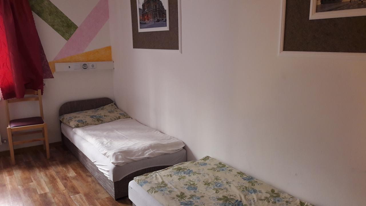 Opera Hostel Будапеща Екстериор снимка